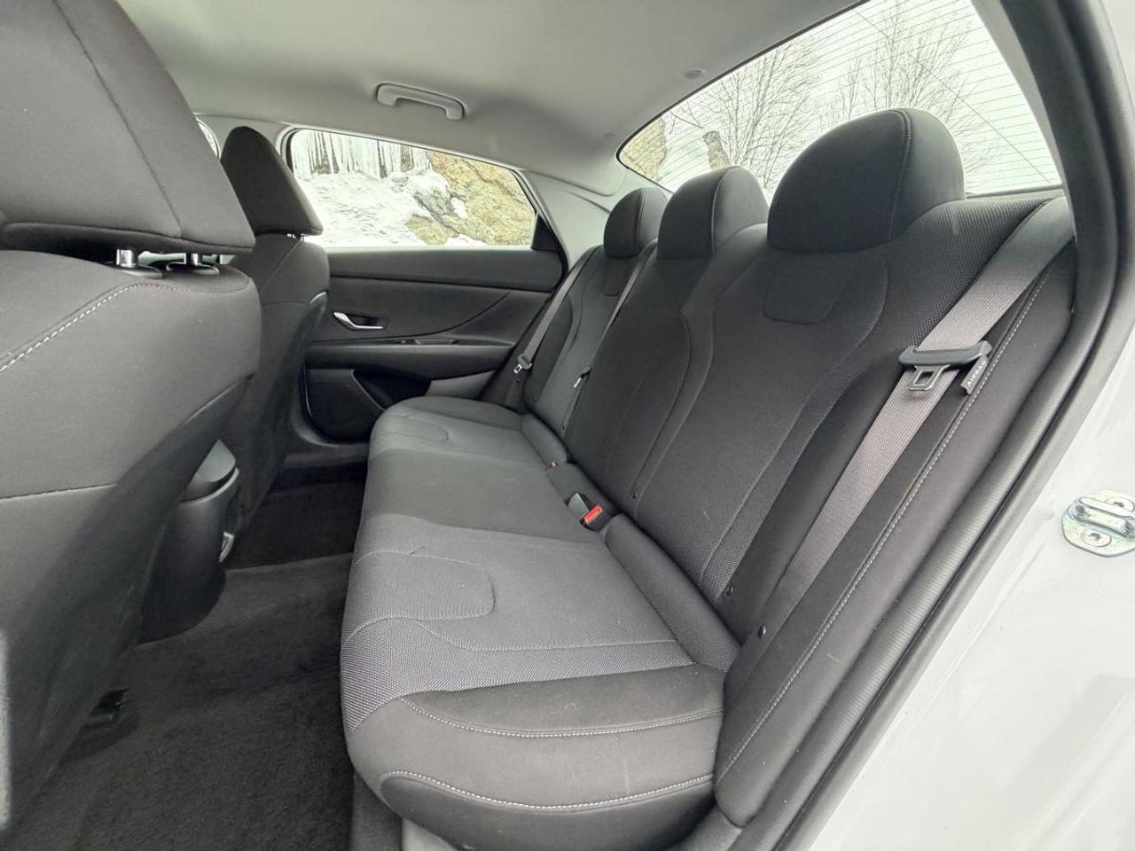 2025 Hyundai Elantra Essential IVT Photo