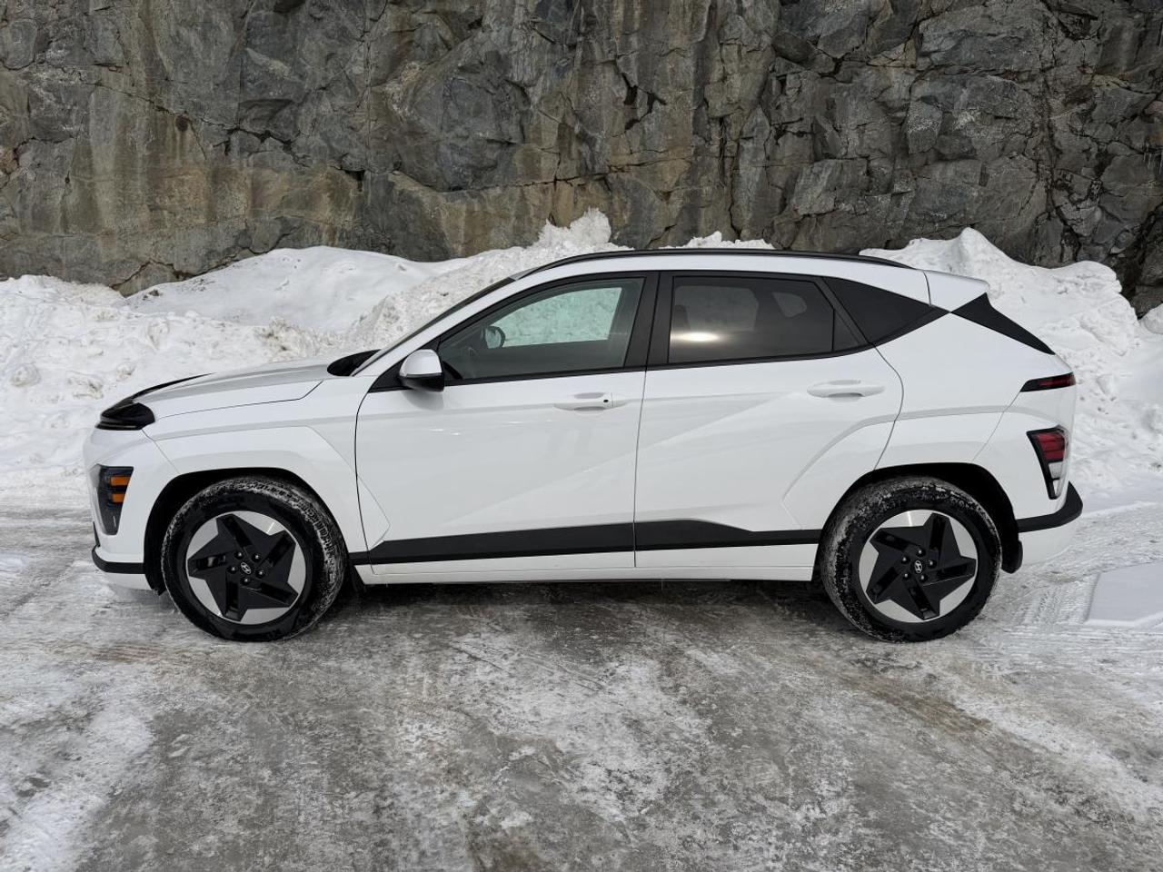 2024 Hyundai KONA Electric PREFERRED Photo3