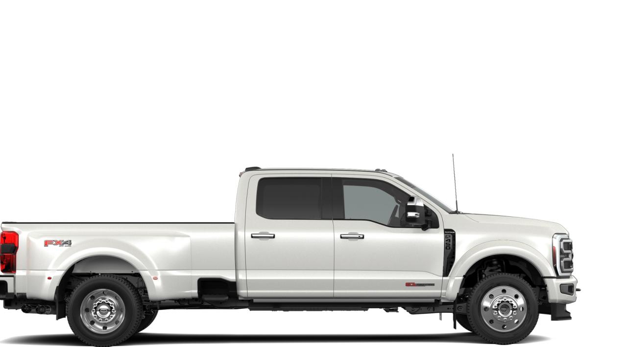 2026 Ford F-450 Super Duty DRW Platinum Photo