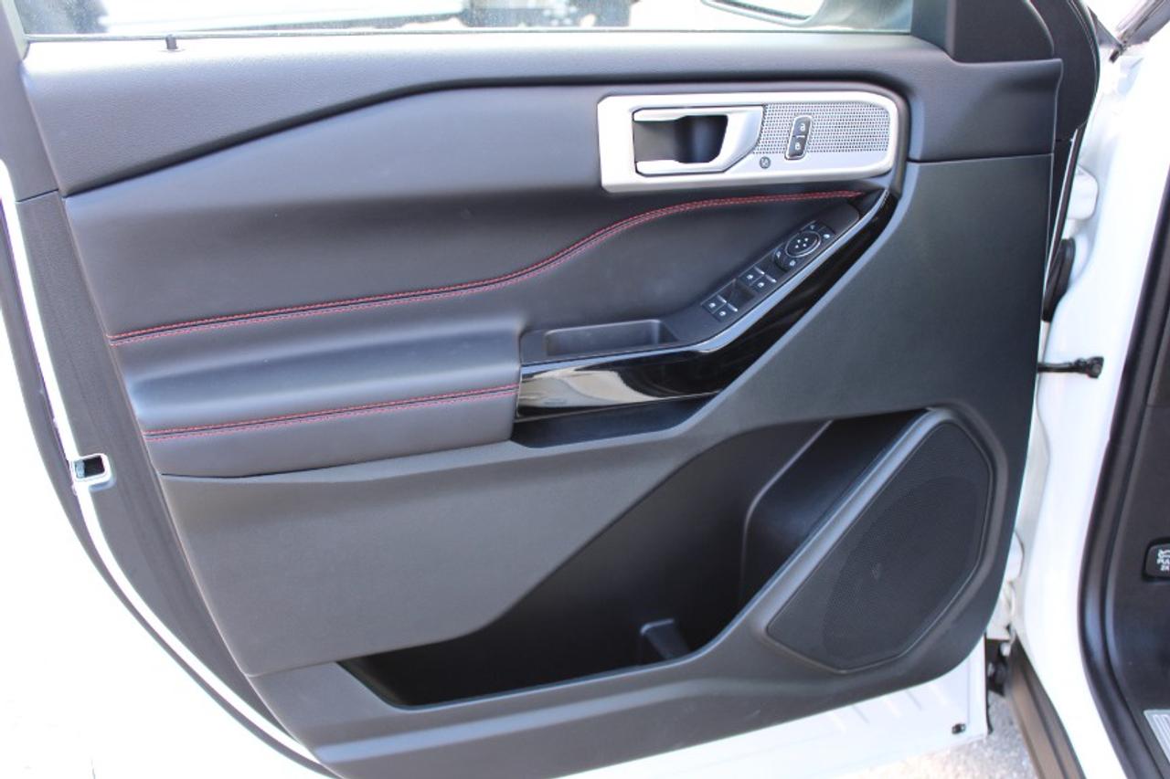 2024 Ford Explorer ST-Line Photo