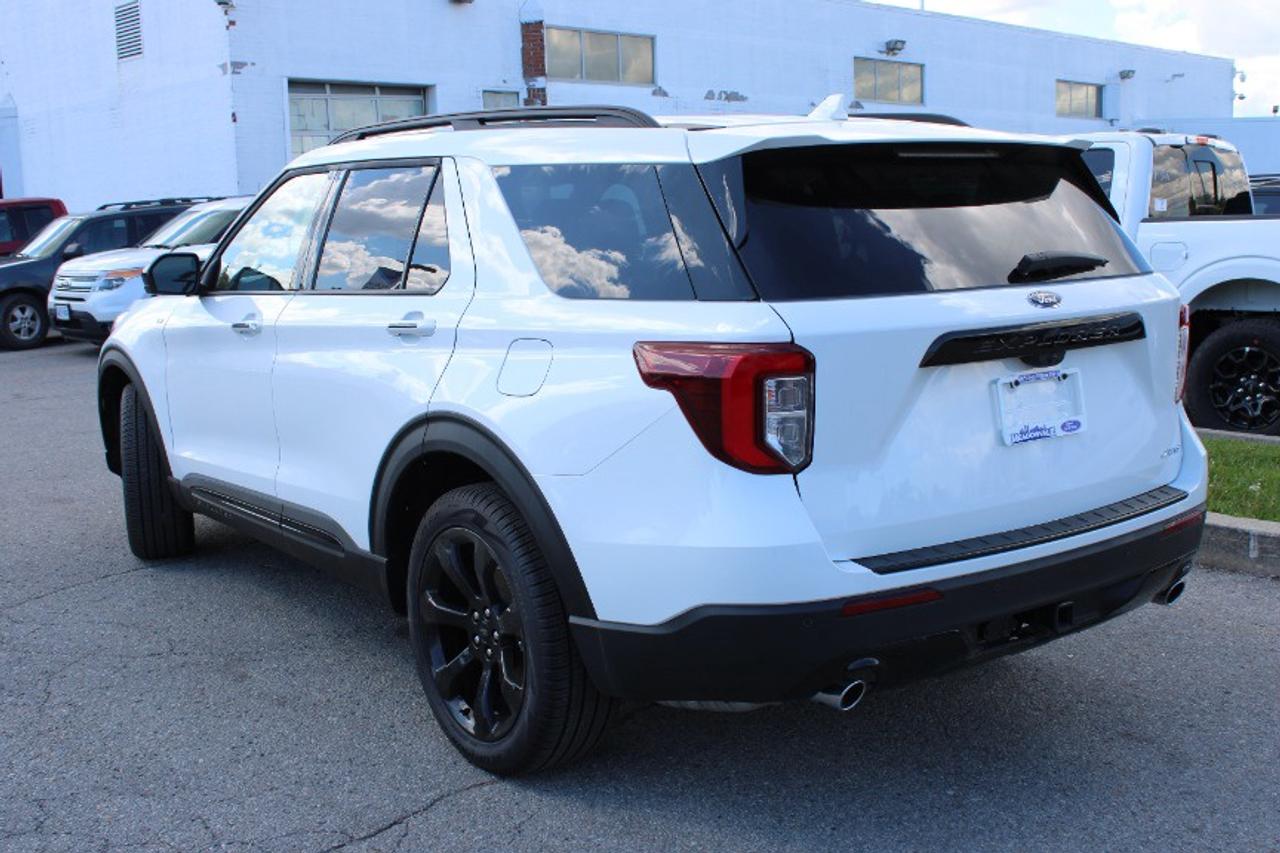 2024 Ford Explorer ST-Line Photo
