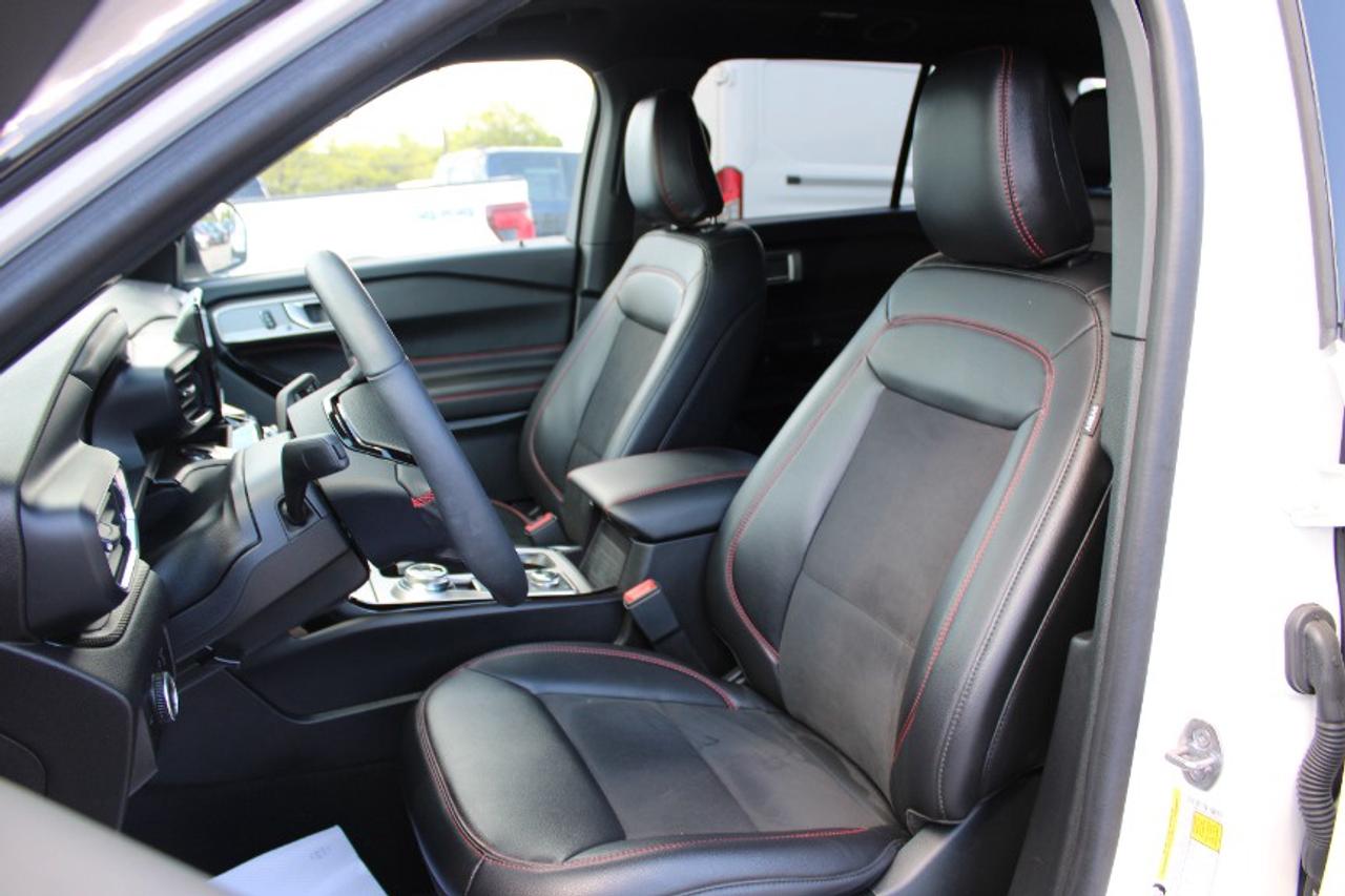2024 Ford Explorer ST-Line Photo