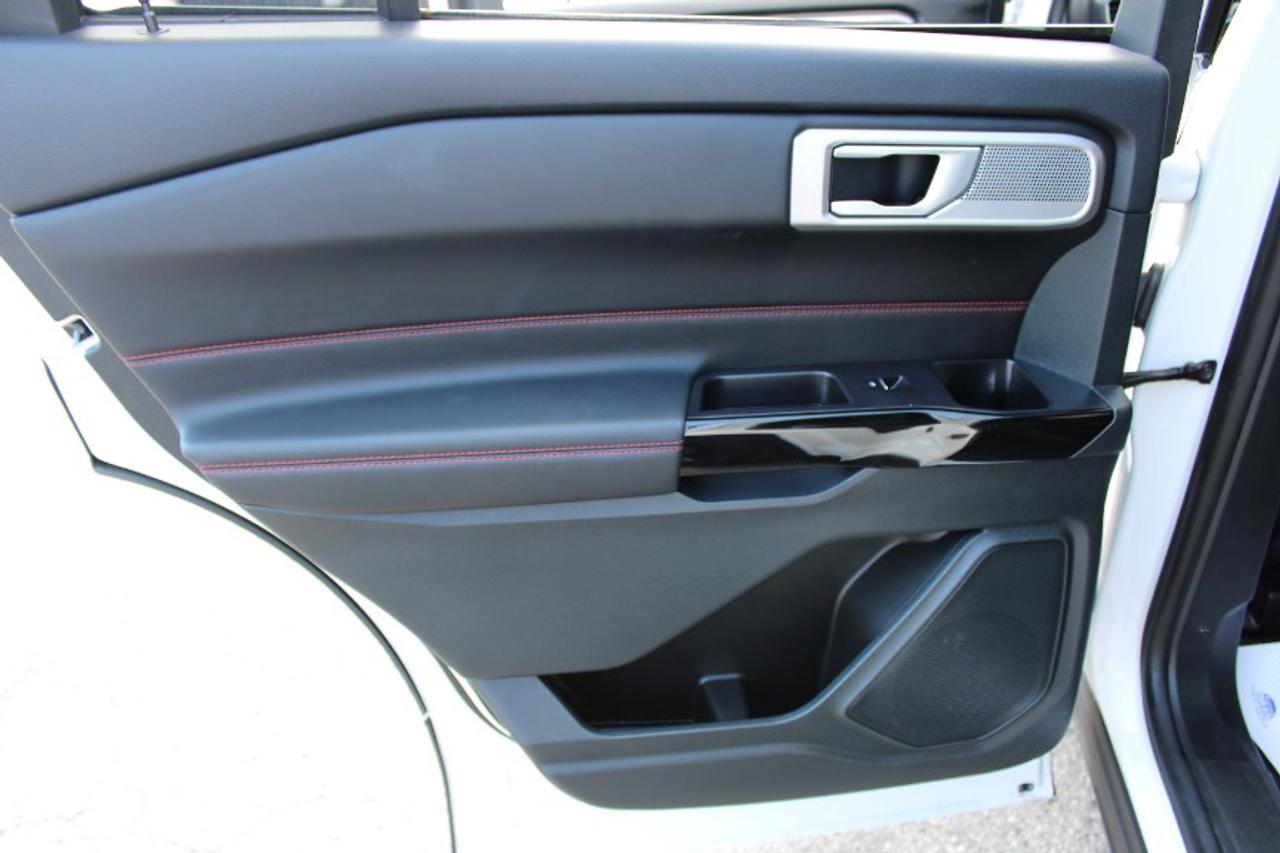 2024 Ford Explorer ST-Line Photo