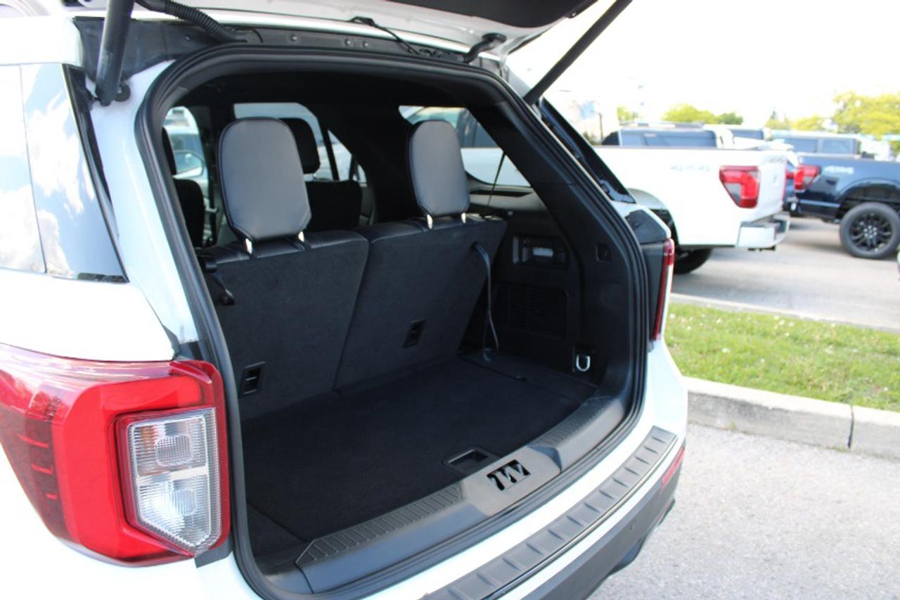 2024 Ford Explorer ST-Line Photo