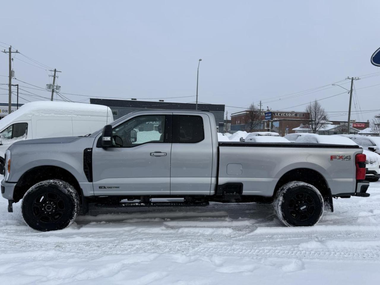 2023 Ford F-250 Super Duty SRW XLT 4WD SUPERCAB 8' BOX Photo