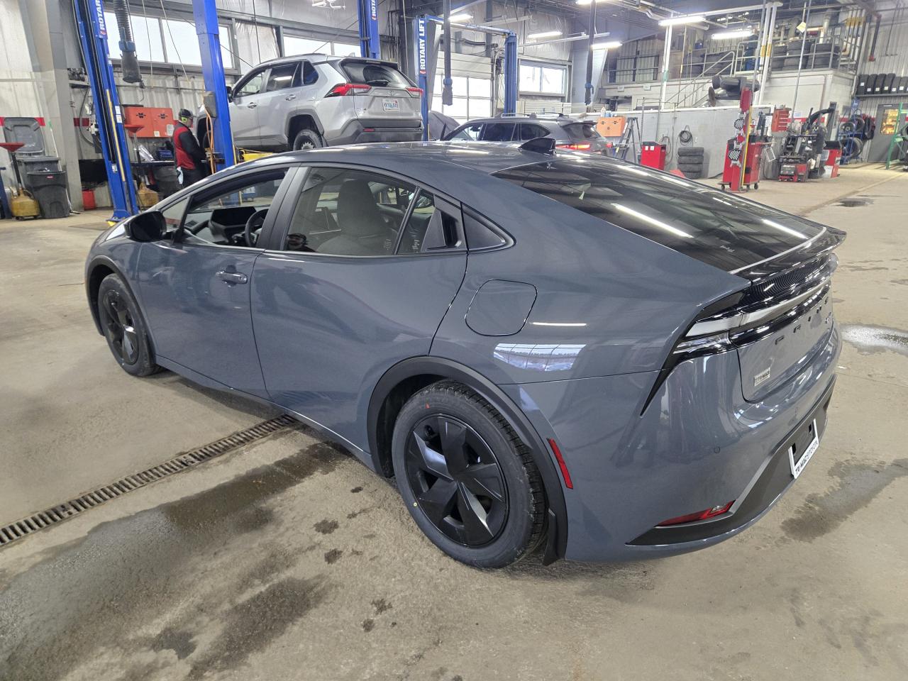 2026 Toyota Prius Plug-In Hybrid PRIUS PLUG-IN HYBRID SE Photo2