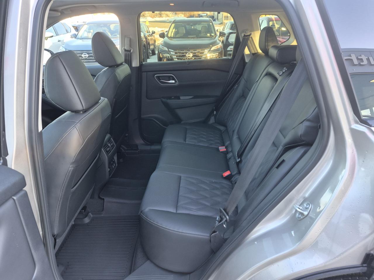 2026 Nissan Rogue Platinum Photo30