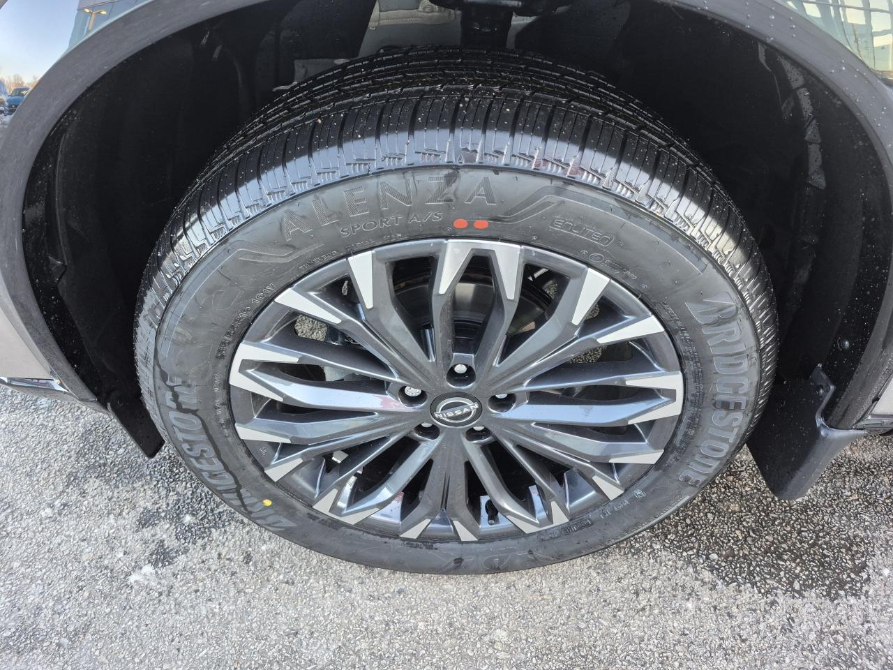 2026 Nissan Rogue Platinum Photo33