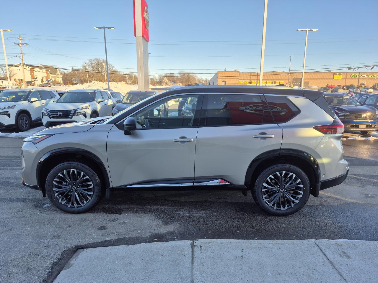 2026 Nissan Rogue Platinum Photo3