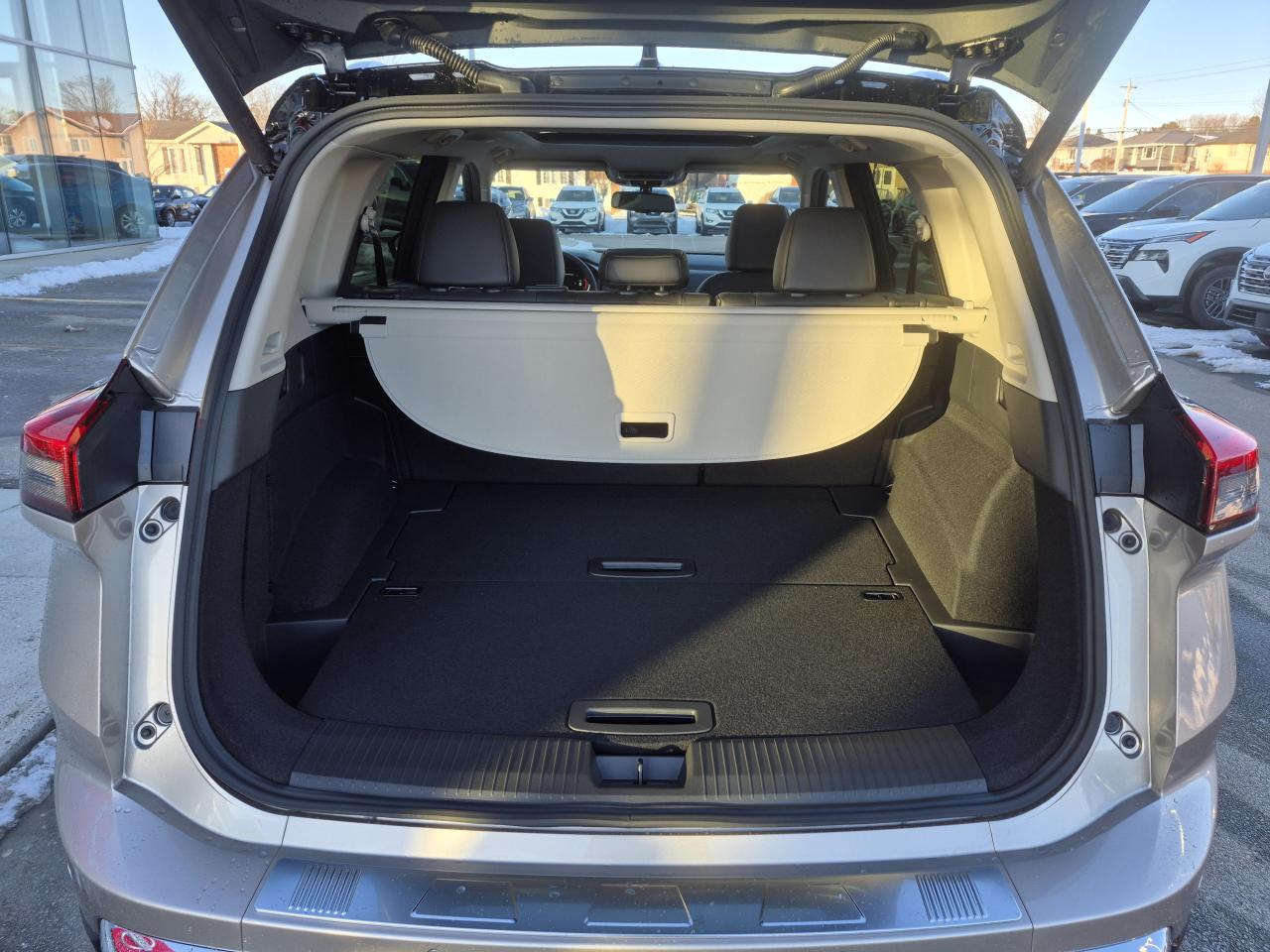 2026 Nissan Rogue Platinum Photo32