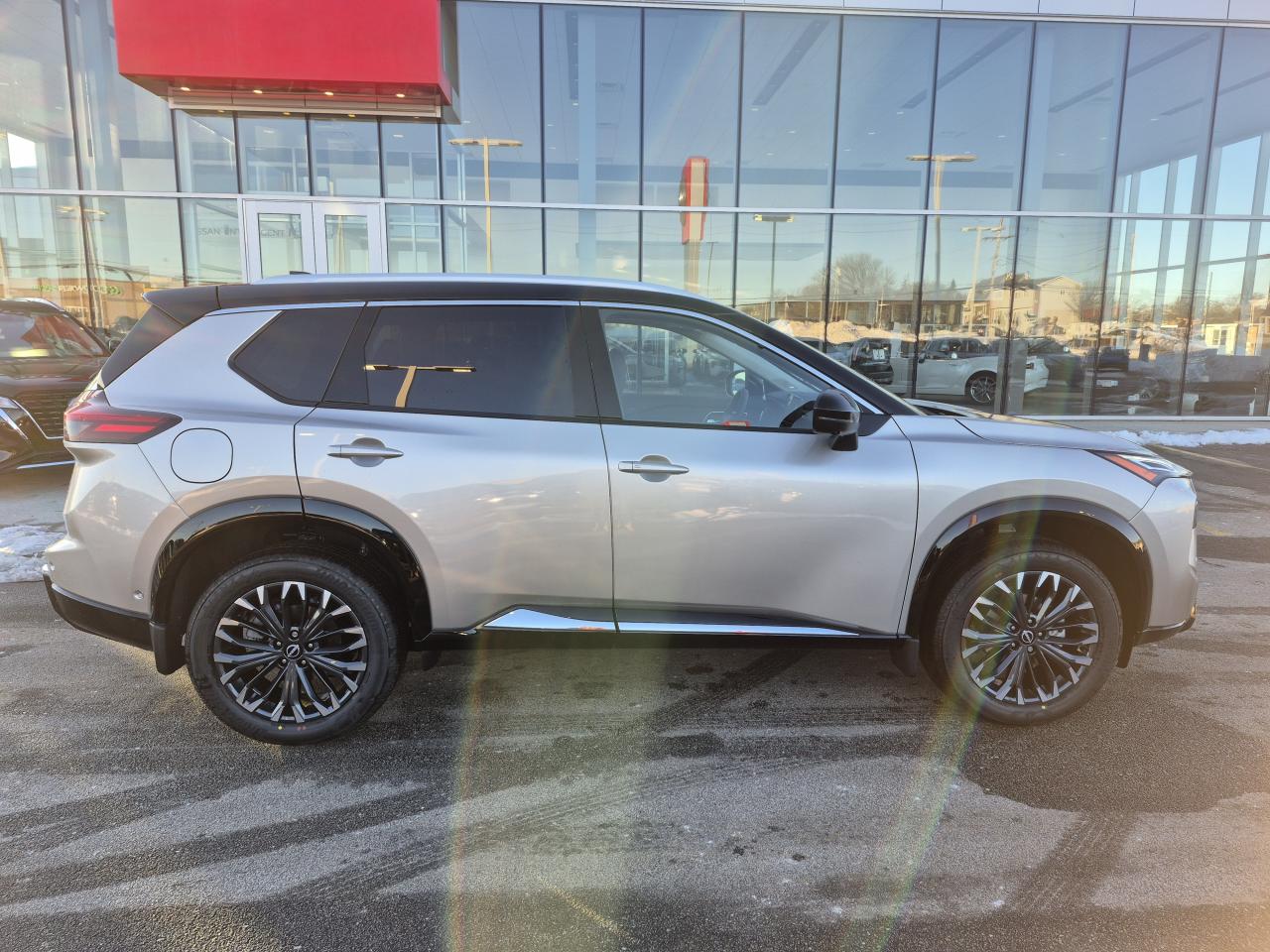 2026 Nissan Rogue Platinum Photo5