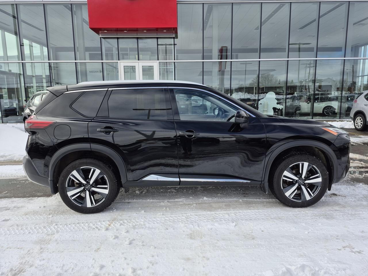 2023 Nissan ROGUE PLATINUM AWD HEADS UP DISPLAY, MEMORY SEATS Photo