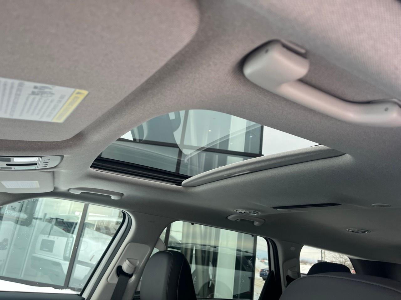 2026 Hyundai Palisade Hybrid Luxury 7-Passenger AWD Photo