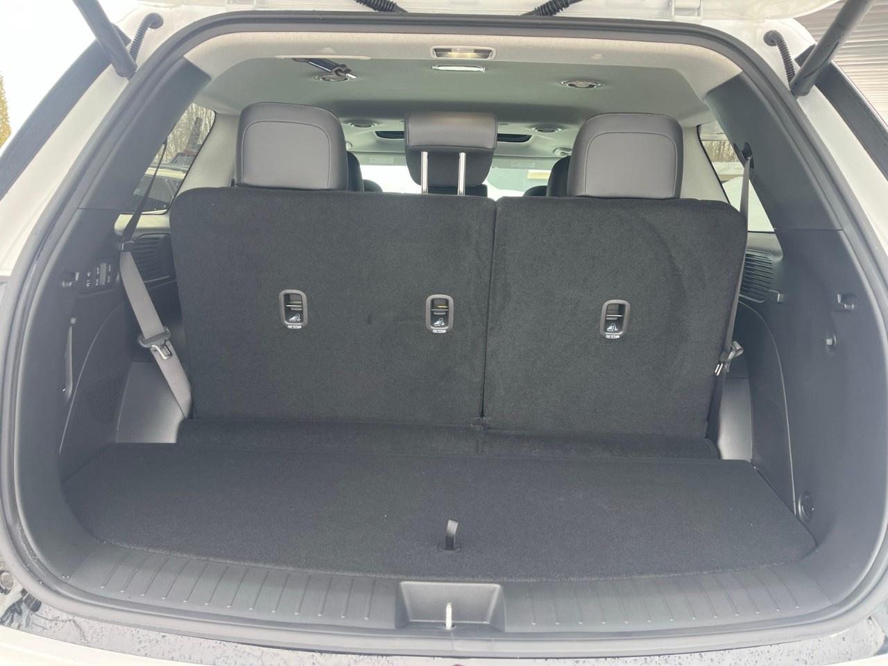 2026 Hyundai Palisade Hybrid Luxury 7-Passenger AWD Photo