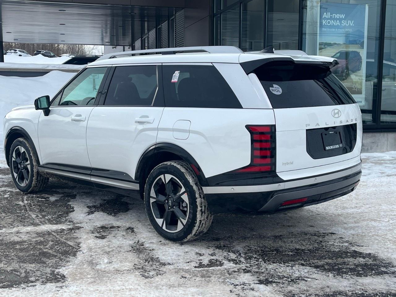 2026 Hyundai Palisade Hybrid Luxury 8-Passenger AWD Photo4