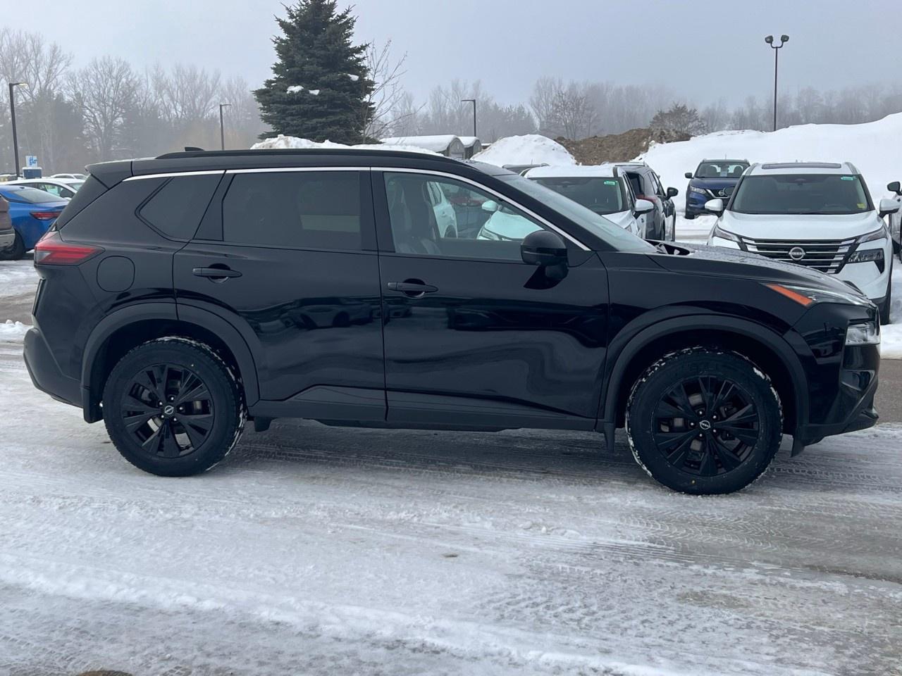 2023 Nissan Rogue Midnight Edition Photo