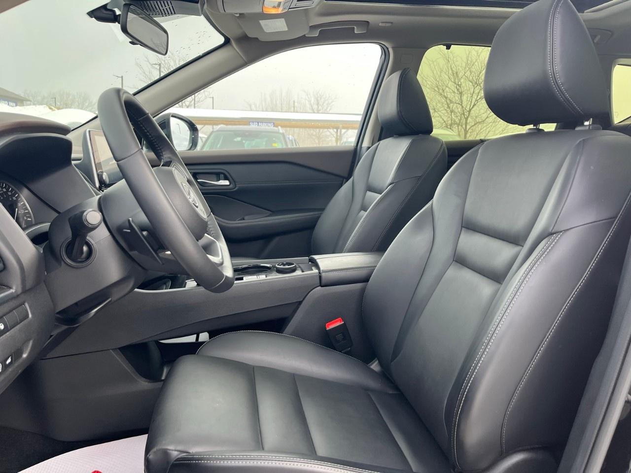 2023 Nissan Rogue Midnight Edition Photo