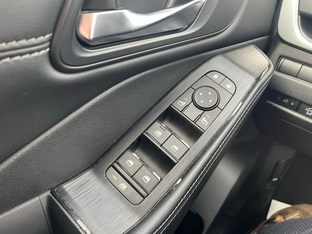 2023 Nissan Rogue Midnight Edition Photo