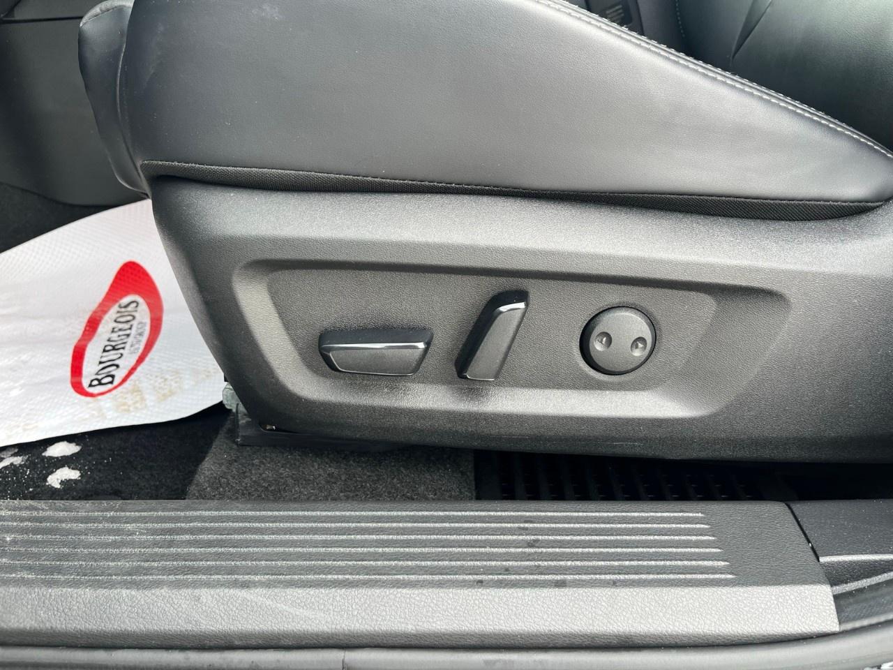 2023 Nissan Rogue Midnight Edition Photo