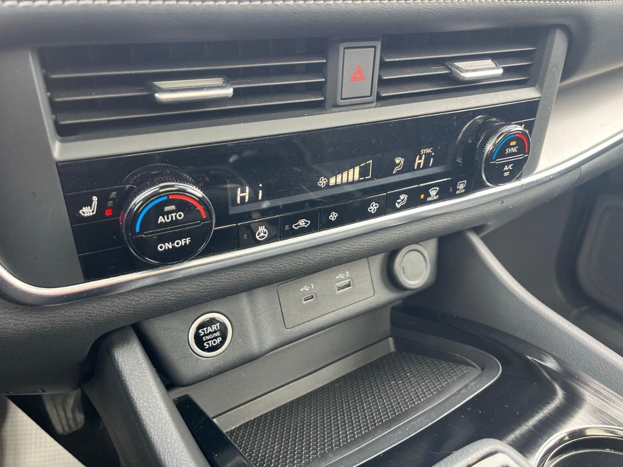 2023 Nissan Rogue Midnight Edition Photo