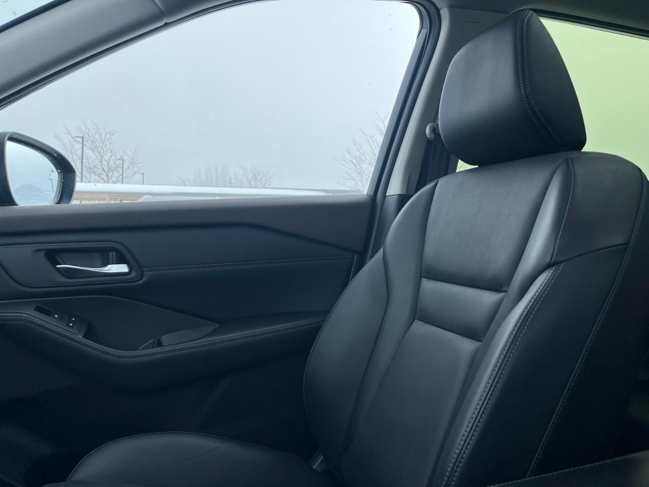 2023 Nissan Rogue Midnight Edition Photo