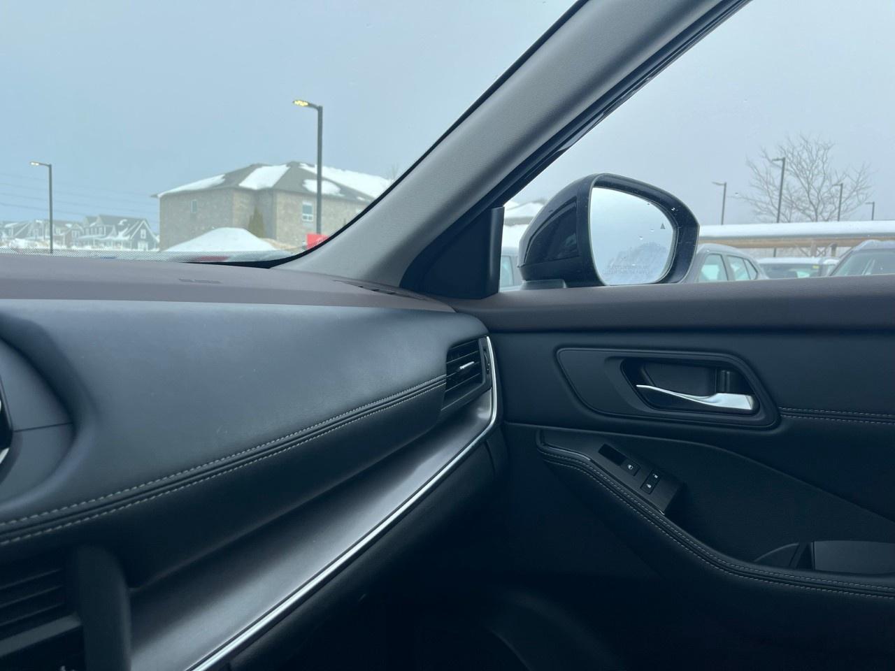 2023 Nissan Rogue Midnight Edition Photo