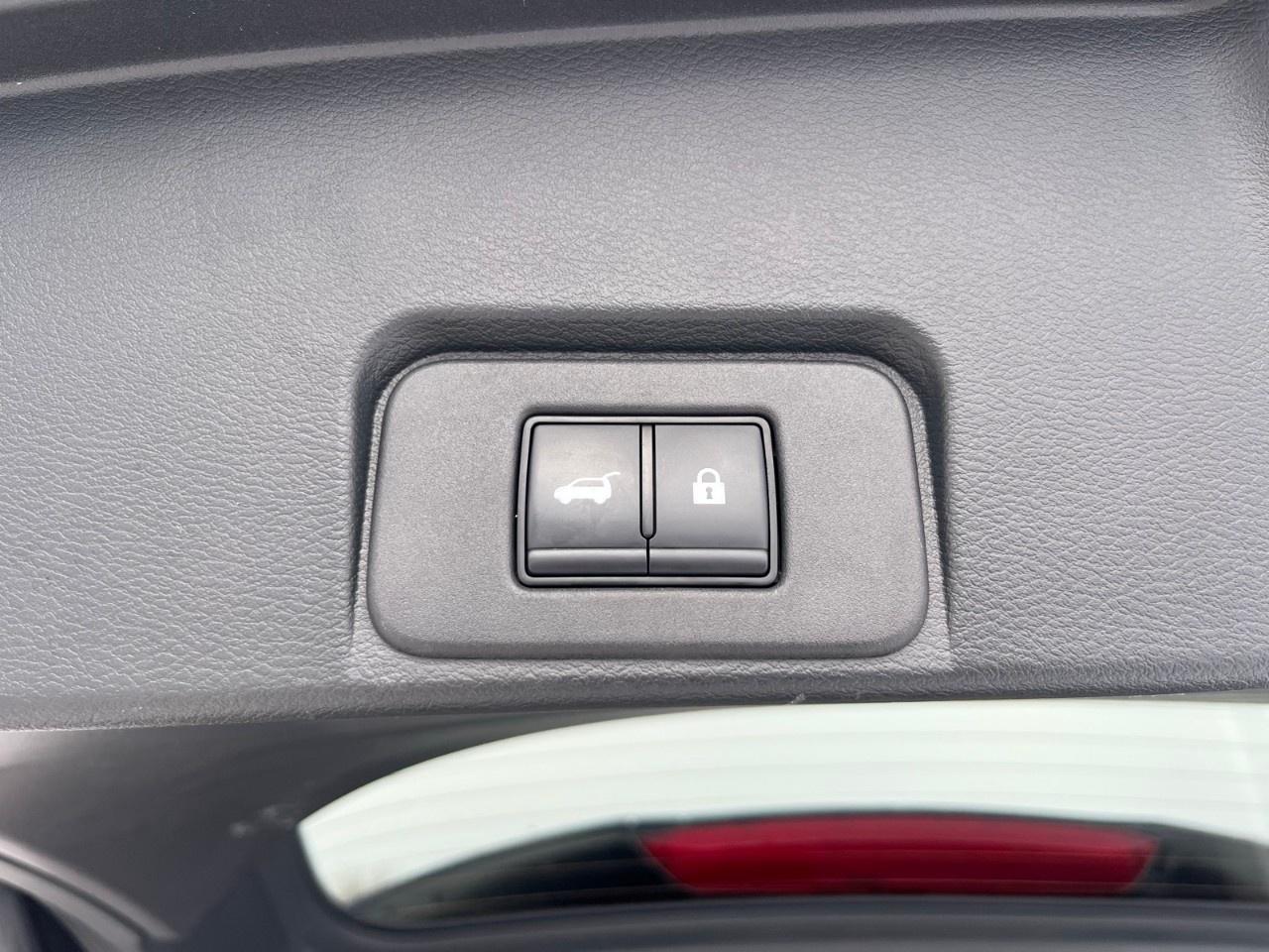 2023 Nissan Rogue Midnight Edition Photo