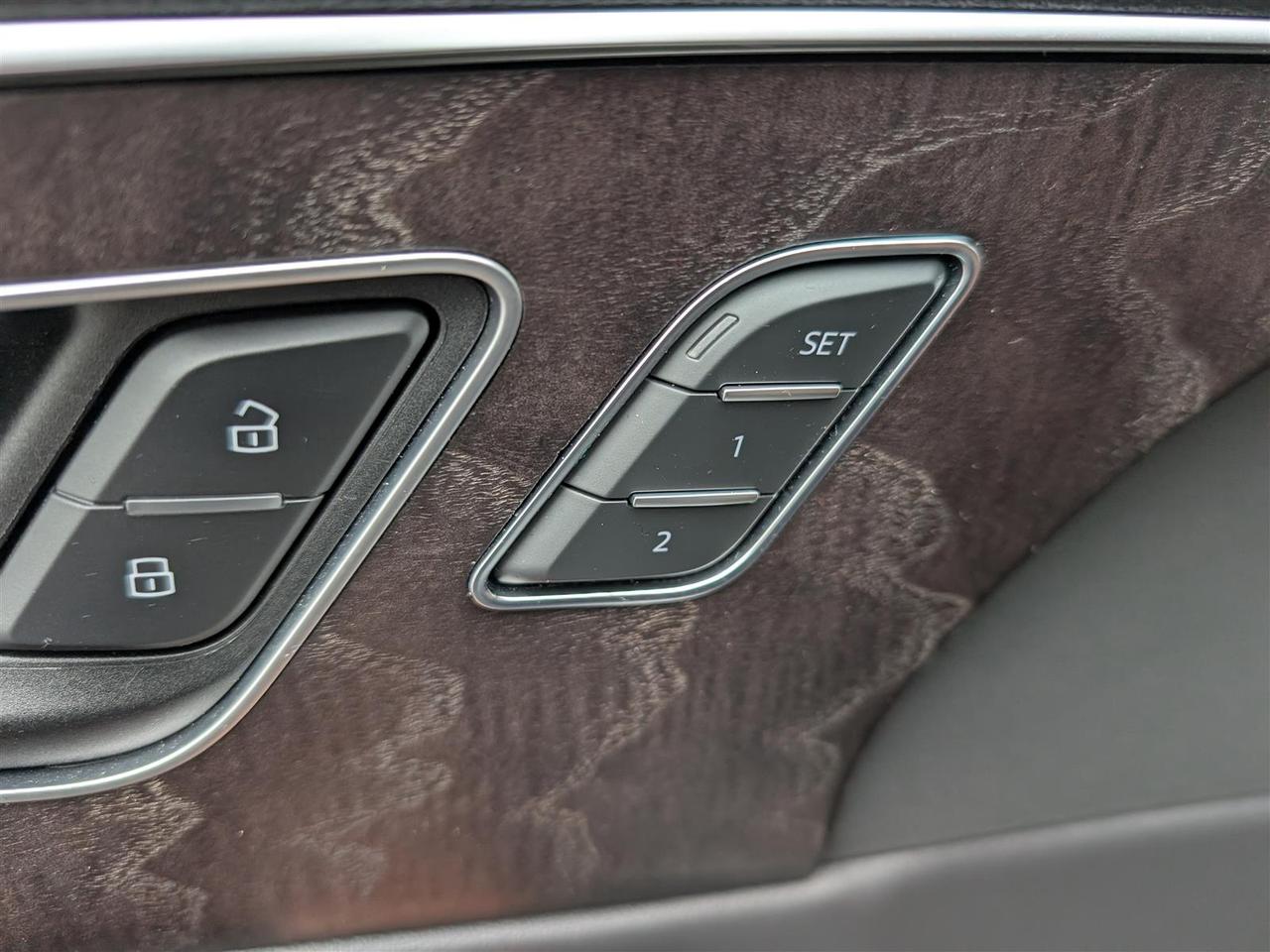 2022 Audi Q7 55 QTRO - 7 PASS - NAVI - PANO ROOF - TECH FEATS Photo