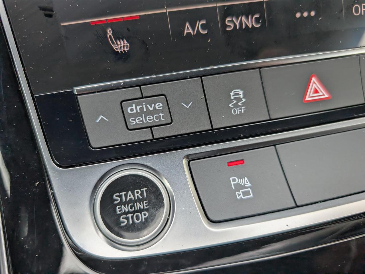 2022 Audi Q7 55 QTRO - 7 PASS - NAVI - PANO ROOF - TECH FEATS Photo