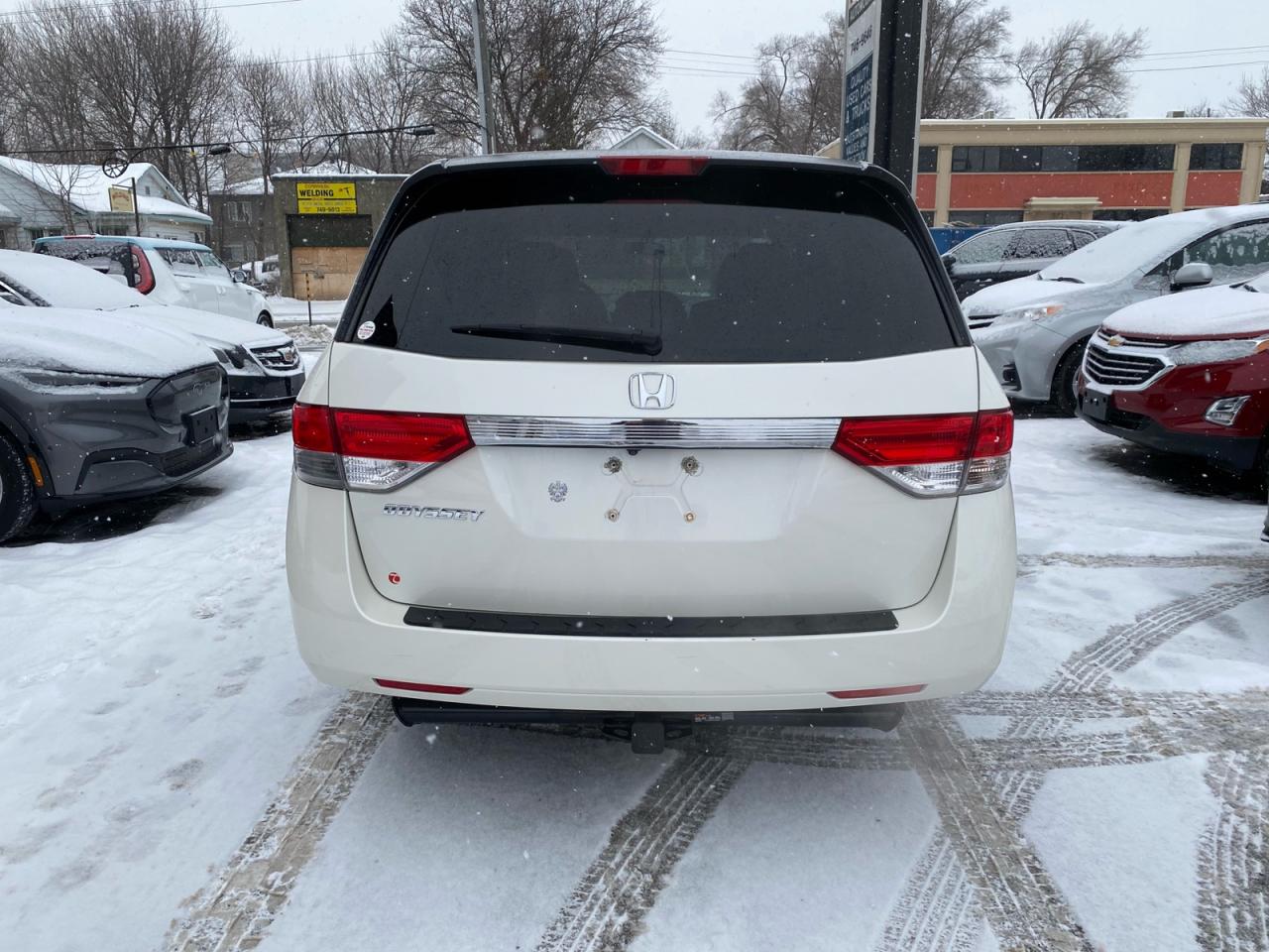 2017 Honda Odyssey LX | 7 Passenger Photo4