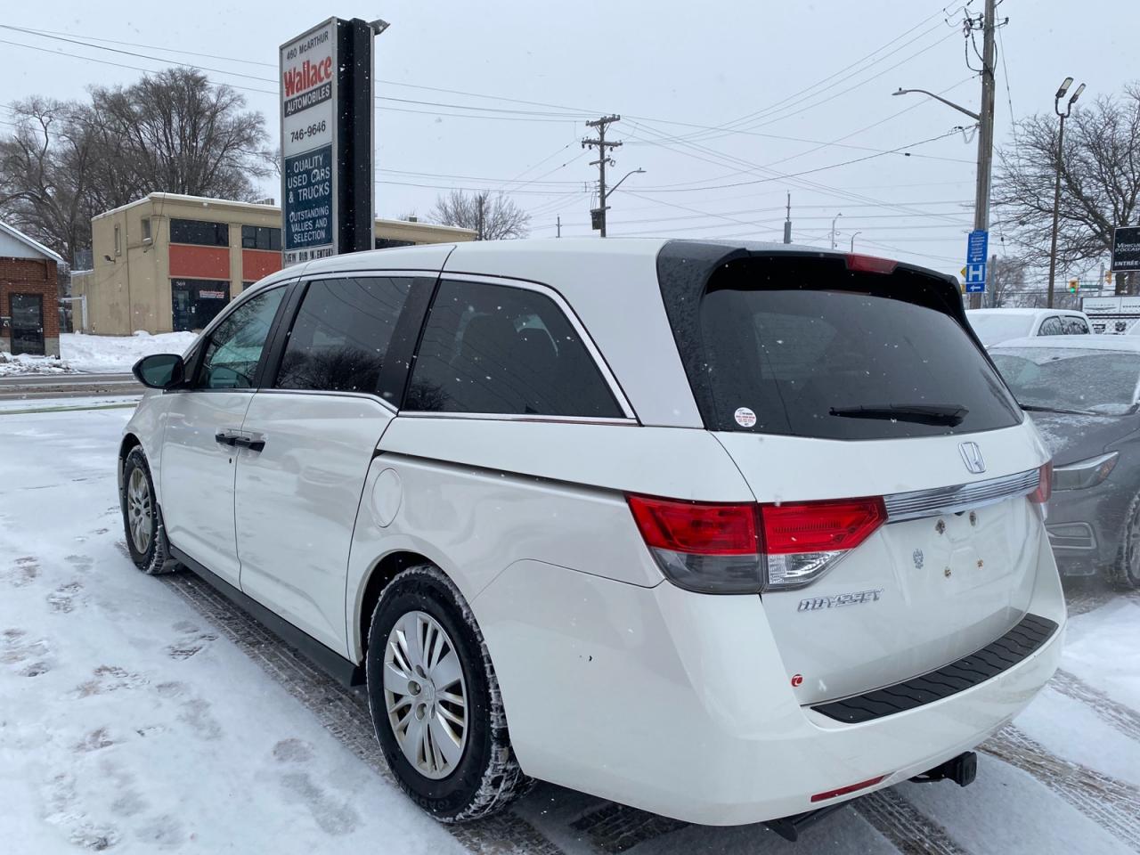 2017 Honda Odyssey LX | 7 Passenger Photo