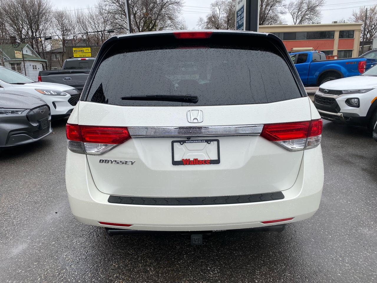 2017 Honda Odyssey LX | 7 Passenger Photo4