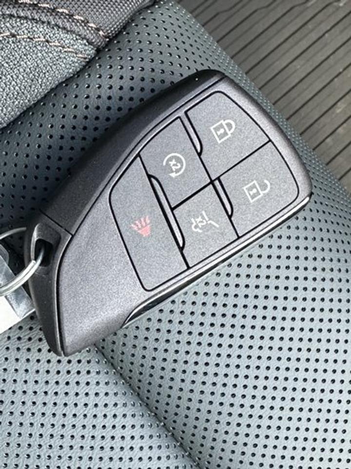 13569374