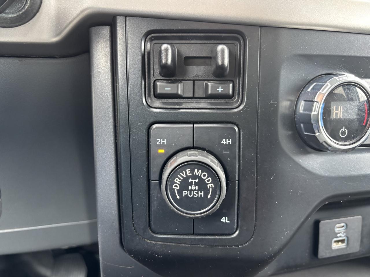 2021 Ford F-150 XLT *3.3 L NON-TURBO*4x4*NO ACCIDENTS* Photo