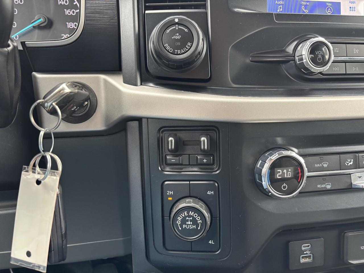 2021 Ford F-150 XLT *3.3 L NON-TURBO*4x4*NO ACCIDENTS* Photo