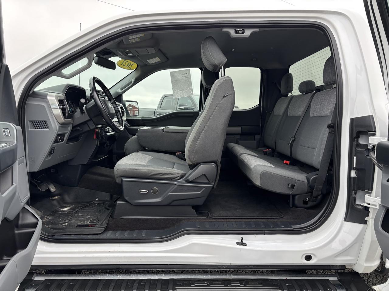 2021 Ford F-150 XLT *3.3 L NON-TURBO*4x4*NO ACCIDENTS* Photo
