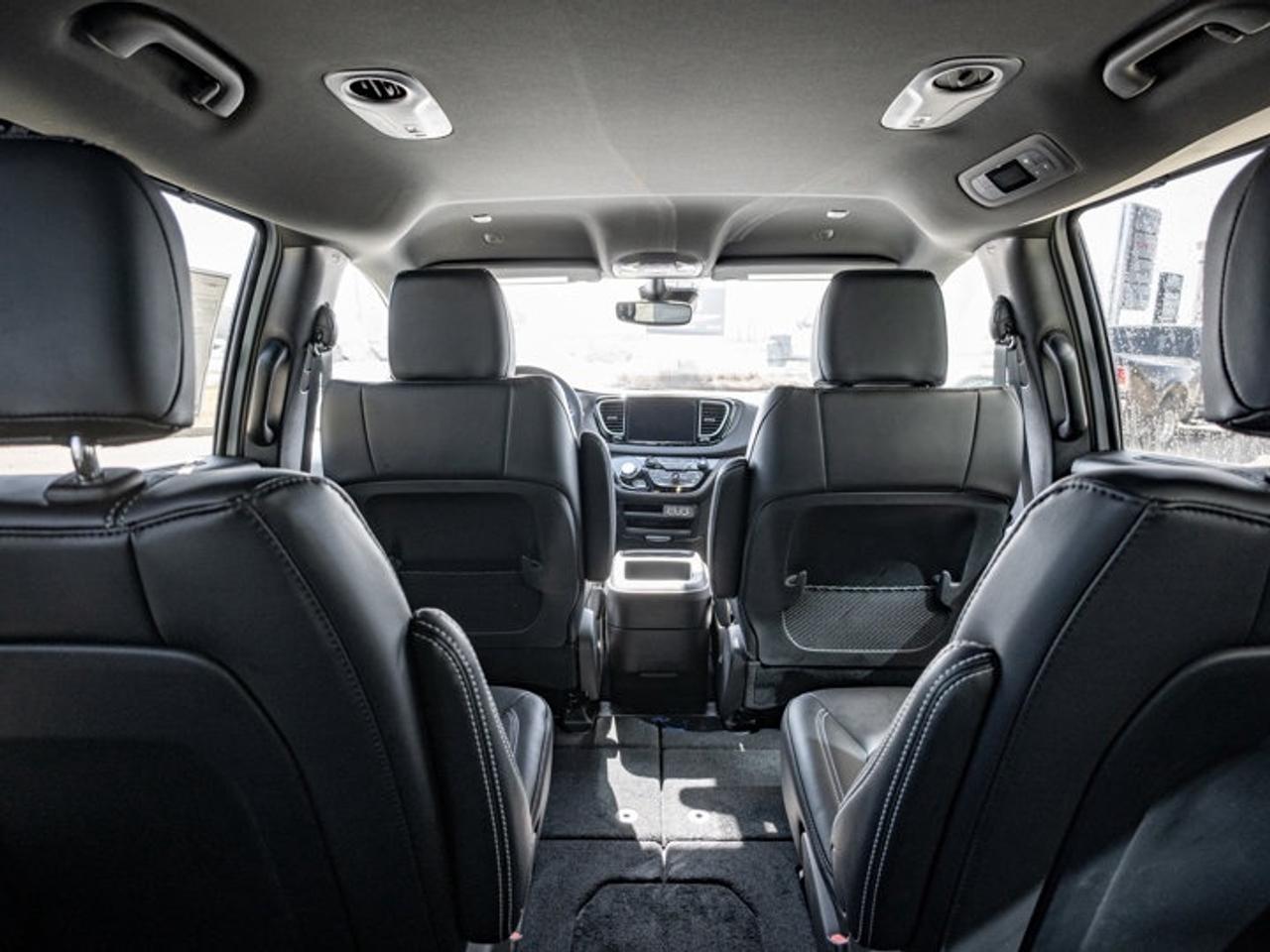 2026 Dodge Grand Caravan SXT Photo