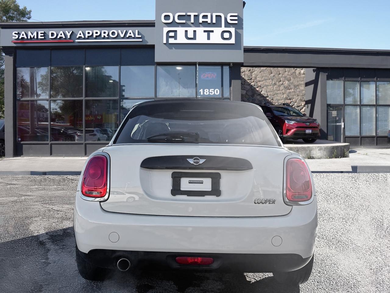 2018 MINI Cooper 5-Door Photo4