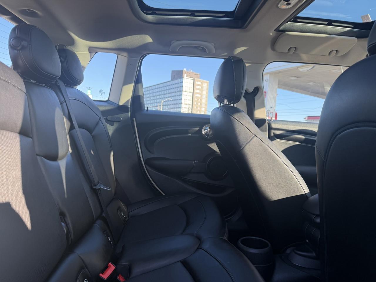 2018 MINI Cooper 5-Door Photo