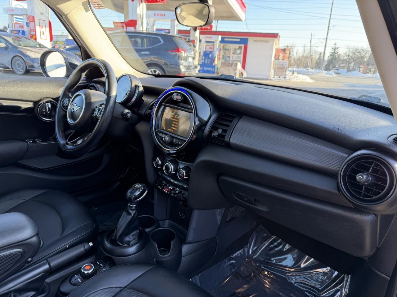 2018 MINI Cooper 5-Door Photo