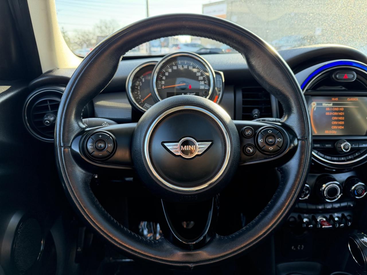 2018 MINI Cooper 5-Door Photo