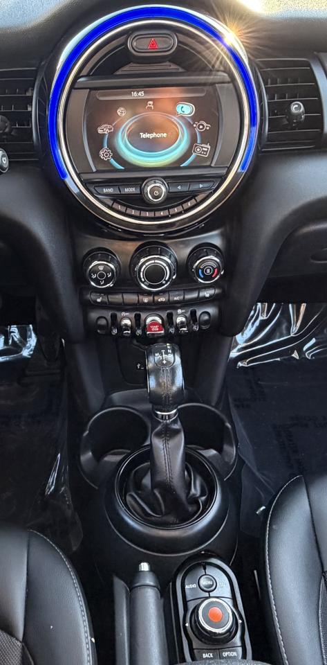 2018 MINI Cooper 5-Door Photo