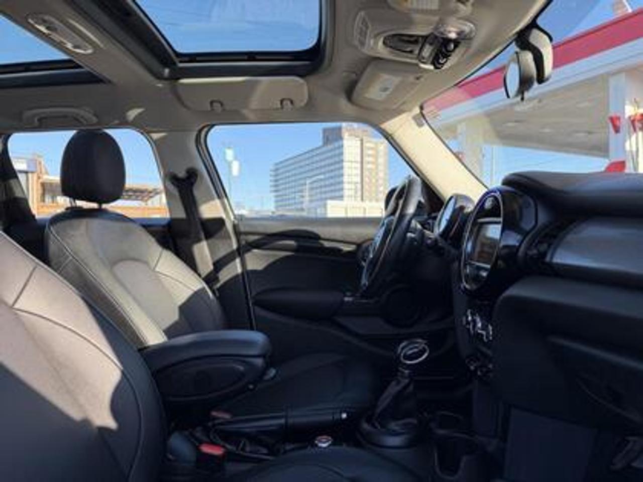 2018 MINI 5 Door Cooper FWD Photo