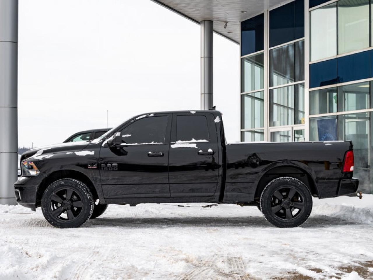 2022 RAM 1500 Classic SLT Photo4