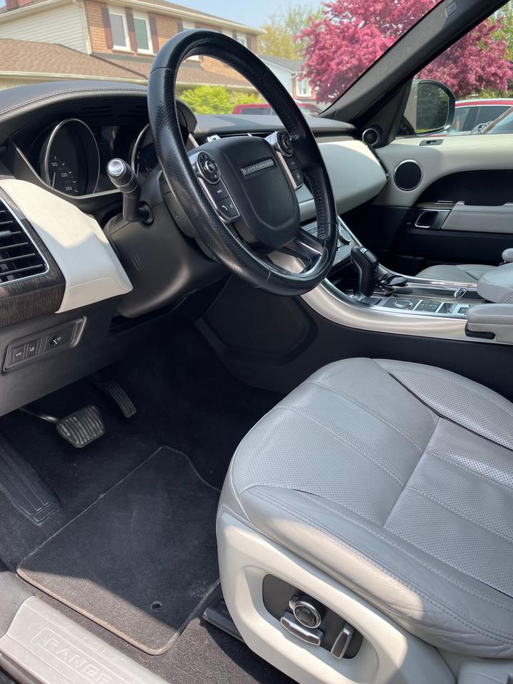 2016 Land Rover Range Rover SPORT HSE Photo