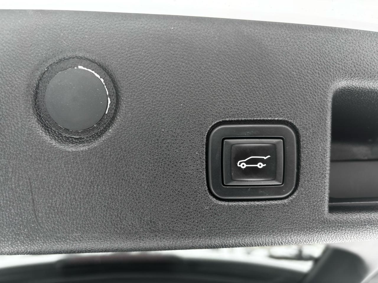 2020 Chevrolet Equinox LT, All Wheel Drive, Lane Deparure Alert, Alloys Photo