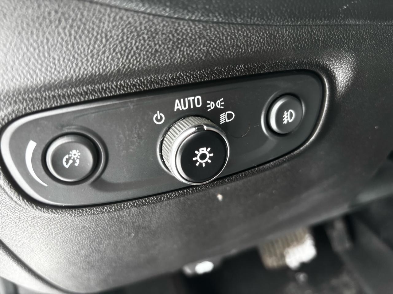 2020 Chevrolet Equinox LT, All Wheel Drive, Lane Deparure Alert, Alloys Photo