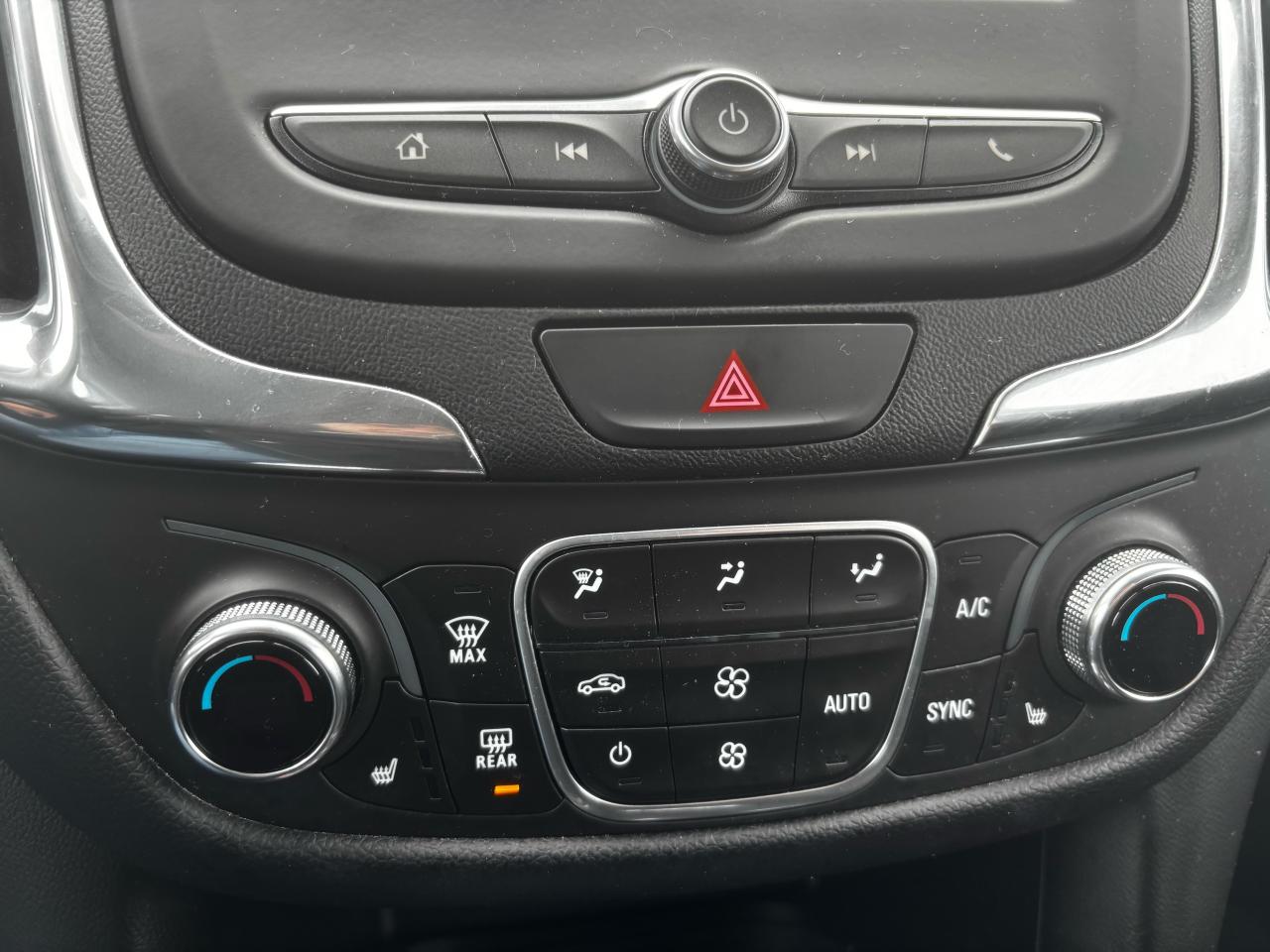 2020 Chevrolet Equinox LT, All Wheel Drive, Lane Deparure Alert, Alloys Photo