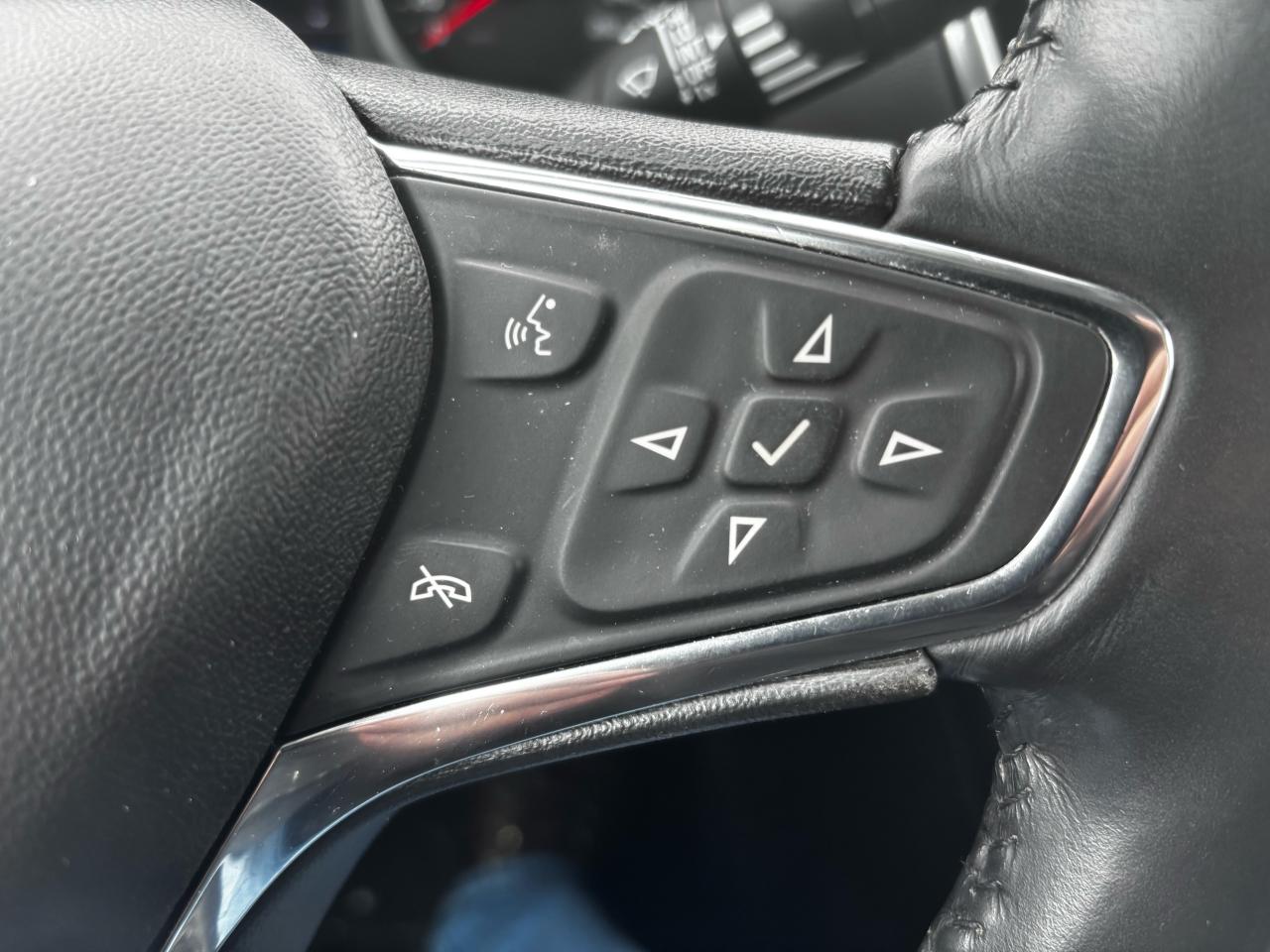 2020 Chevrolet Equinox LT, All Wheel Drive, Lane Deparure Alert, Alloys Photo