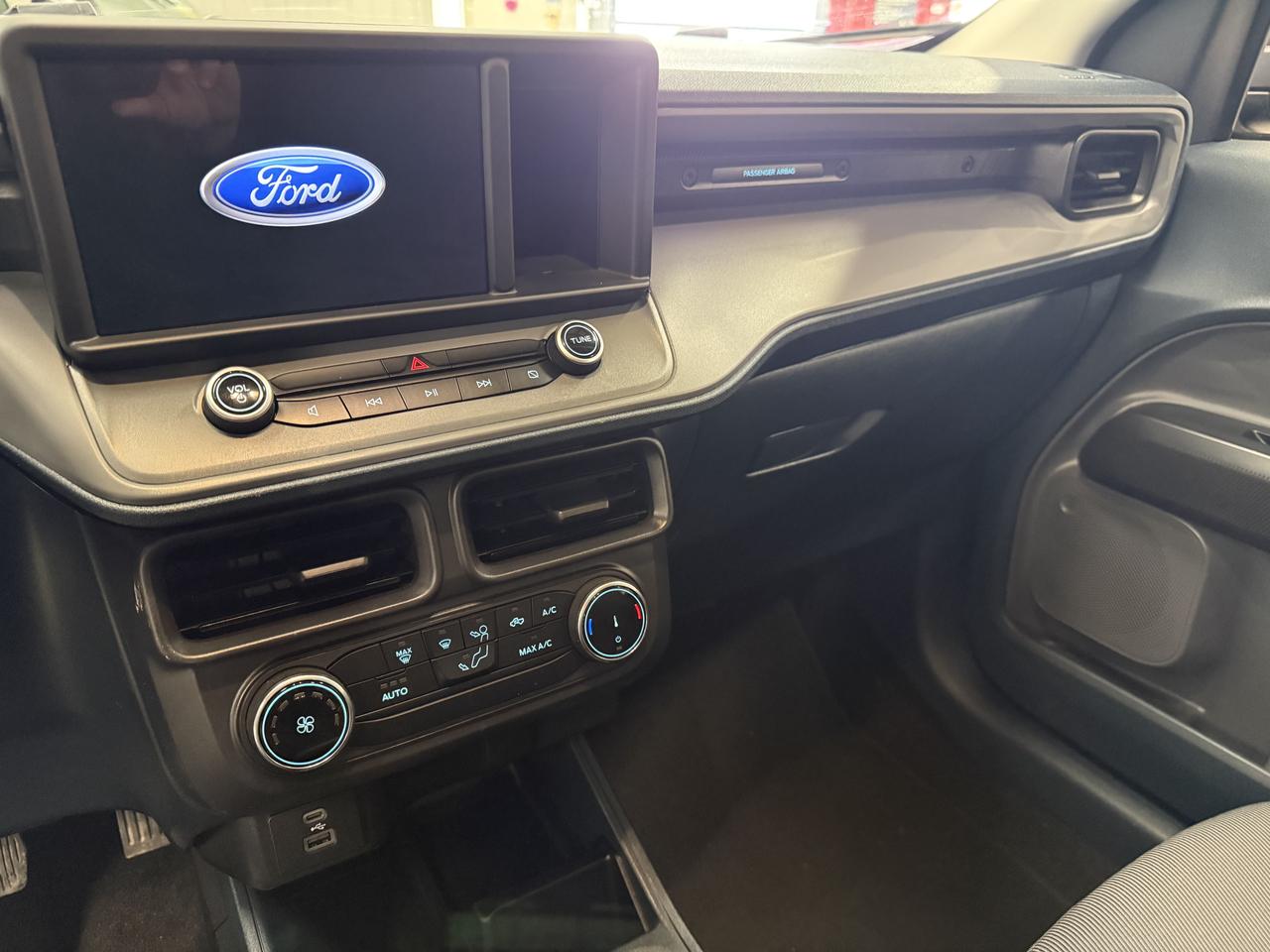 2023 Ford Maverick XL Photo